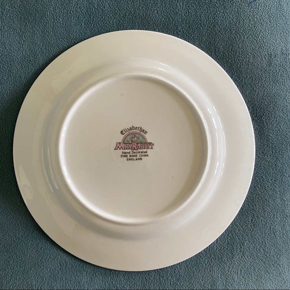 Elizabethan Mrs. Rabbit Child’s Dinner Set - Picture 7 of 10
